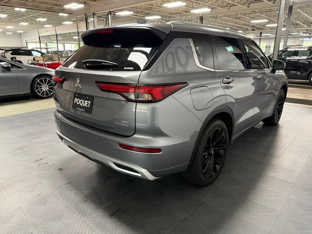 2023 Mitsubishi Outlander PHEV SEL photo 4