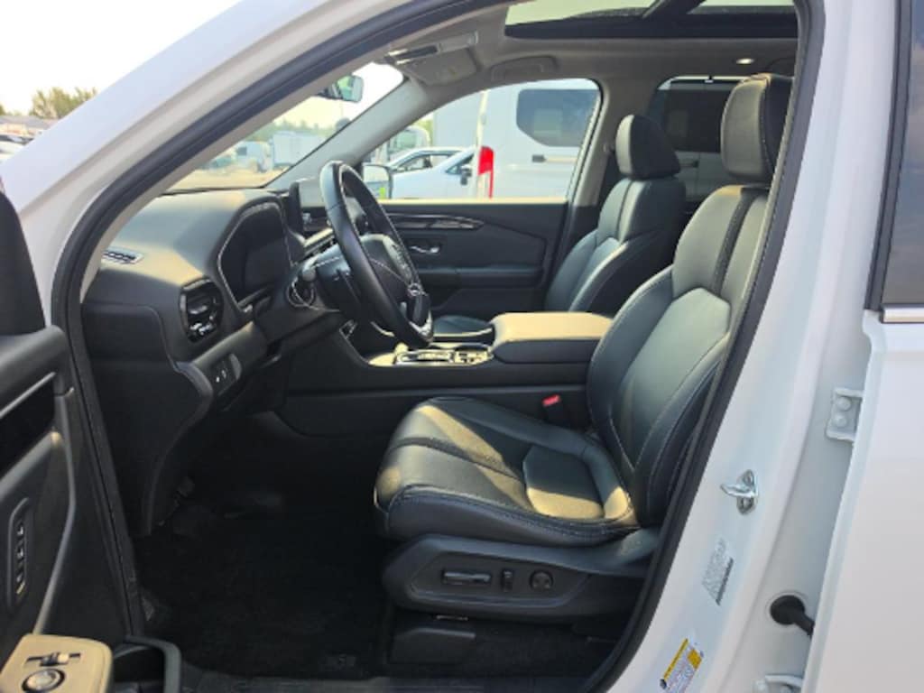 Used 2024 Honda Pilot Touring SUV