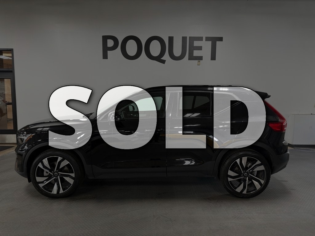 2024 Volvo XC40 B5 Ultimate Dark AWD's photo
