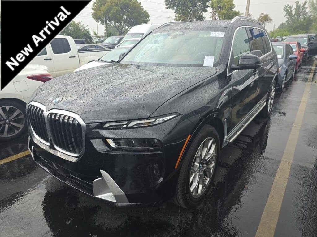 2023 BMW X7 40i's photo