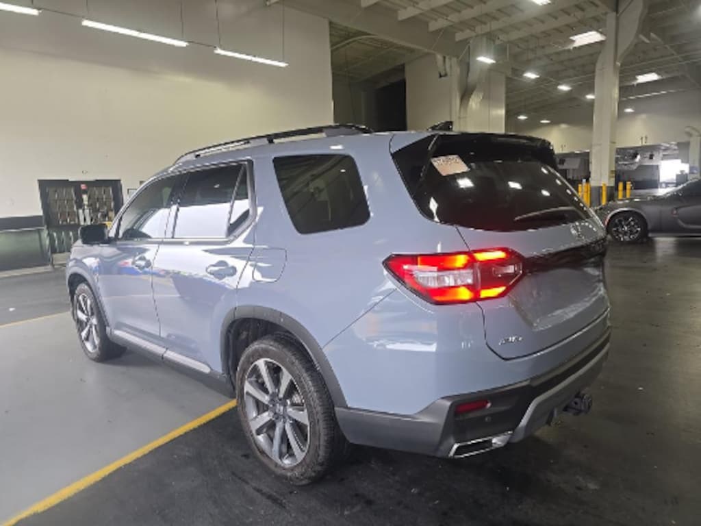 Used 2023 Honda Pilot Elite SUV