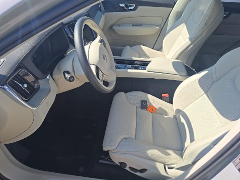 Used 2025 Volvo XC60 B5 Ultra SUV