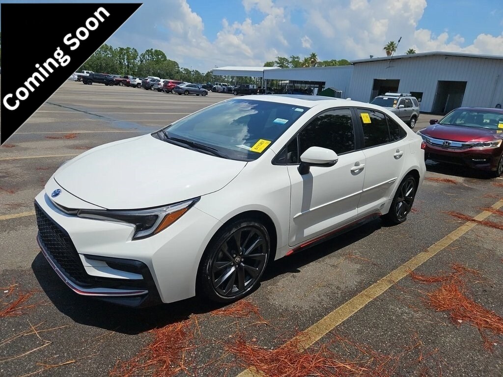 2023 Toyota Corolla SE Infrared's photo