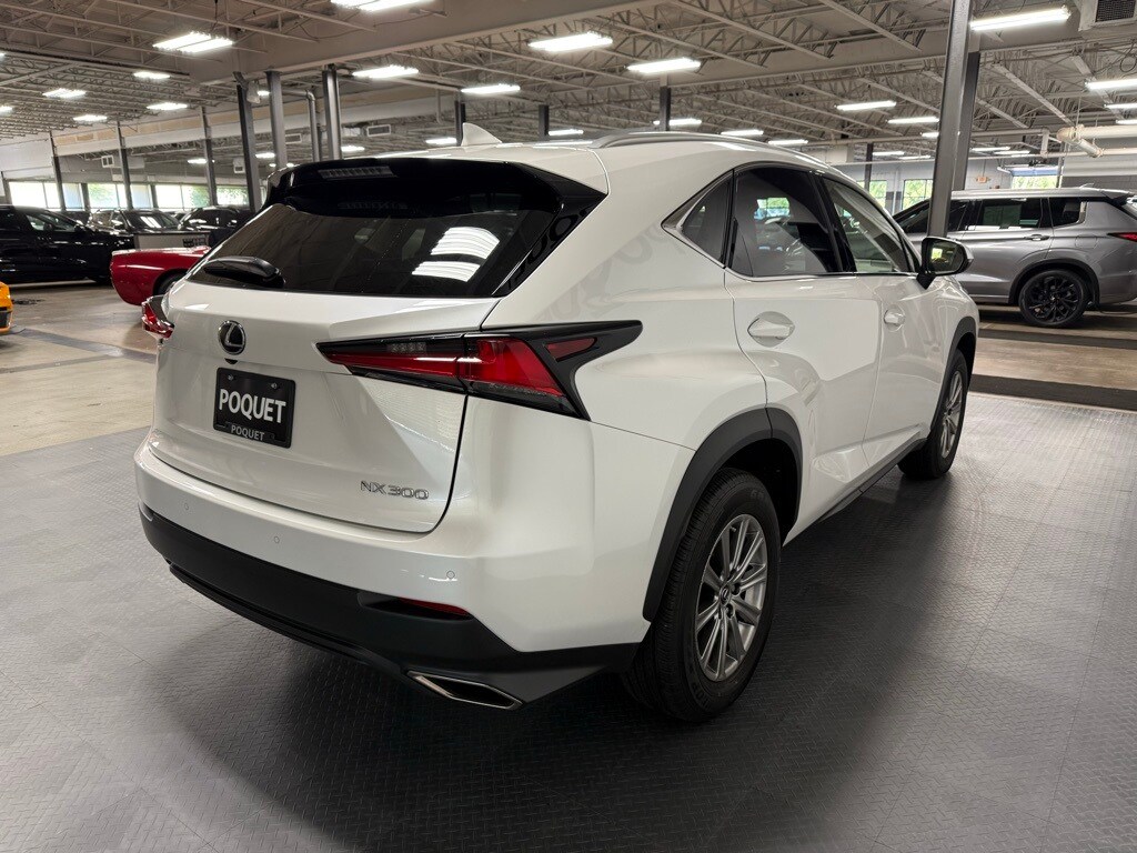 2021 Lexus NX 300 photo 4