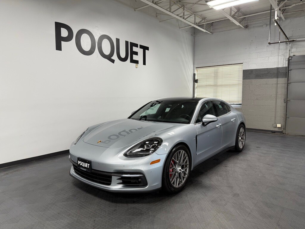 2017 Porsche Panamera 4S photo 2
