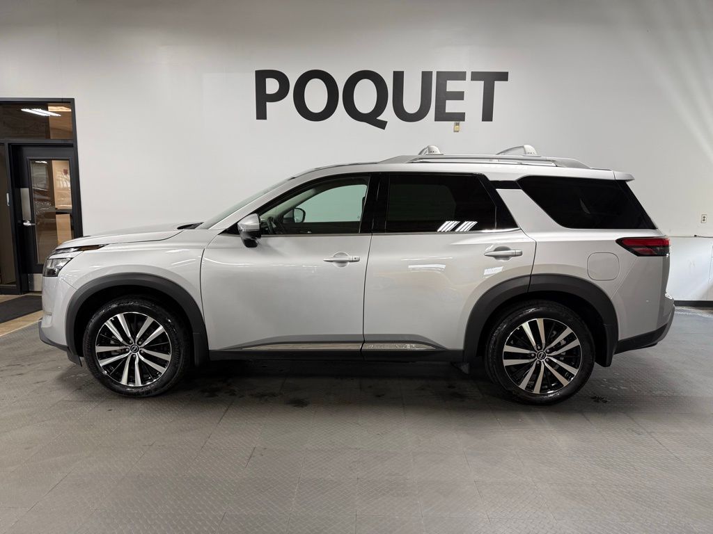 2024 Nissan Pathfinder Platinum 4WD's photo