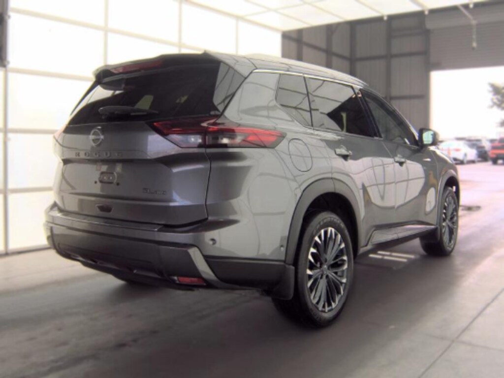 Used 2025 Nissan Rogue SL SUV