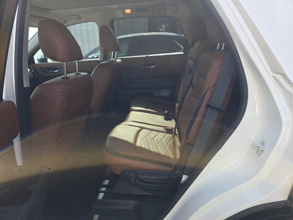 Used 2024 Nissan Pathfinder Platinum SUV