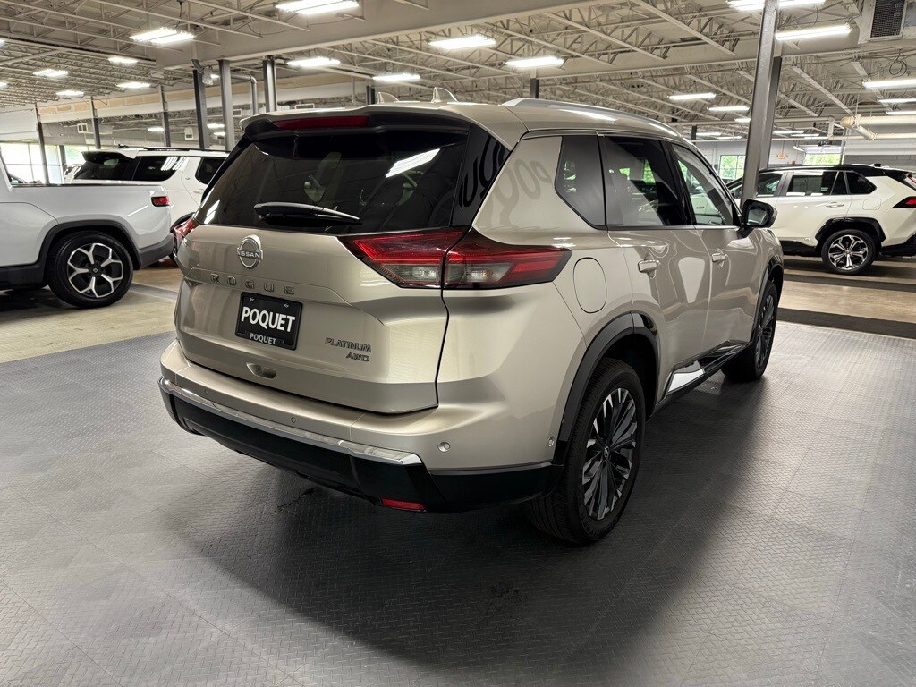 2025 Nissan Rogue Platinum photo 2
