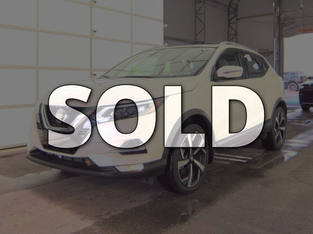 2022 Nissan Rogue Sport SL's photo