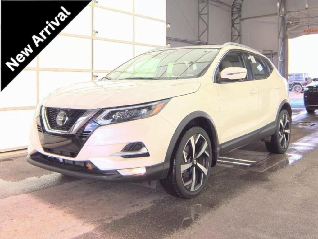 2022 Nissan Rogue Sport SL's photo