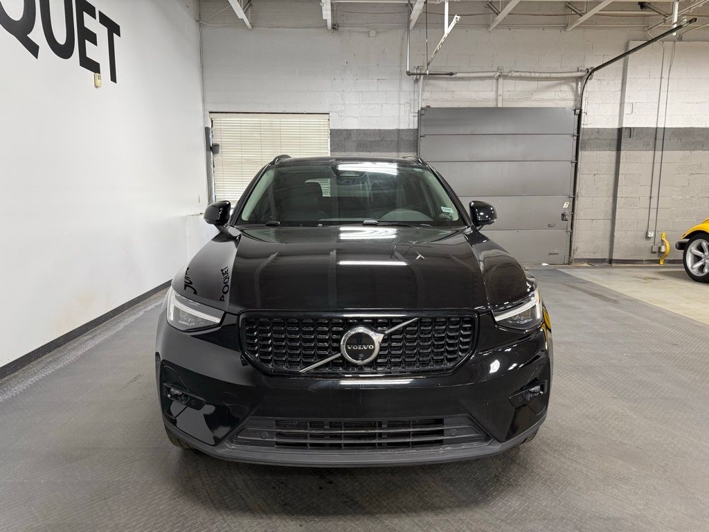 Used 2024 Volvo XC40 Ultimate SUV