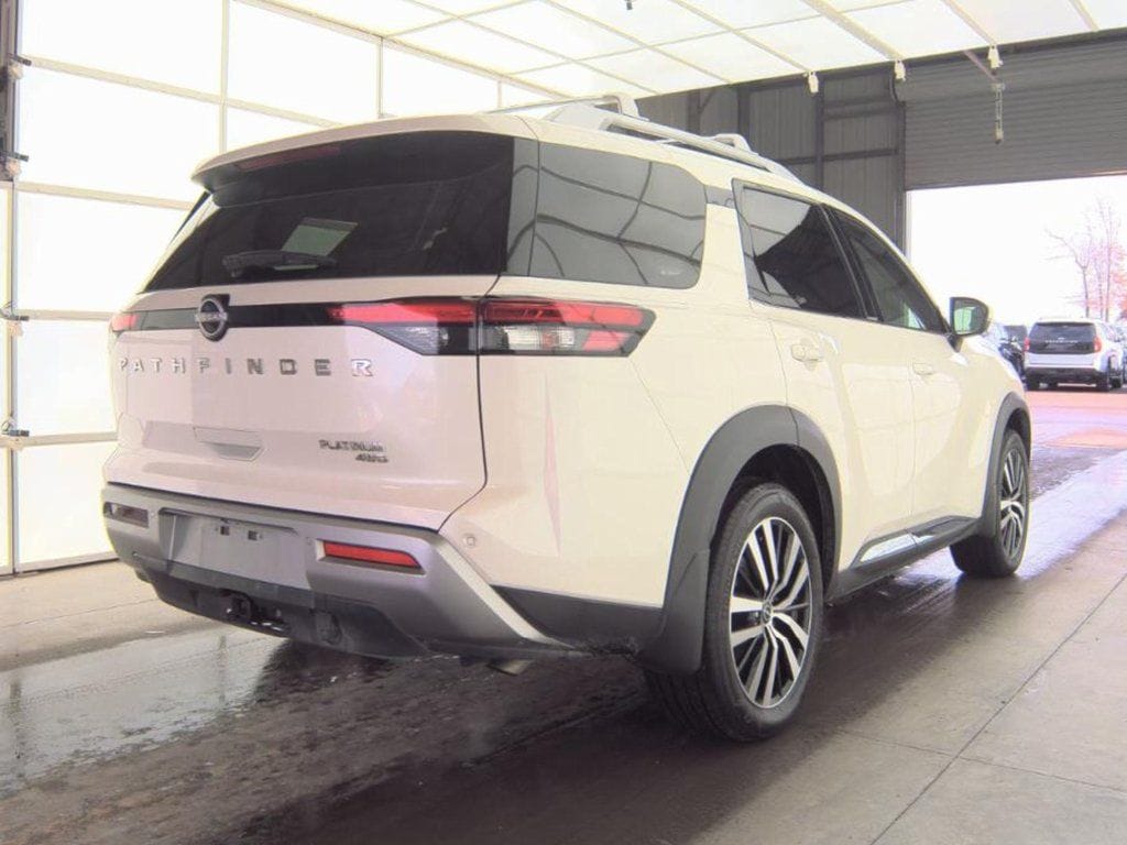 Used 2024 Nissan Pathfinder Platinum SUV