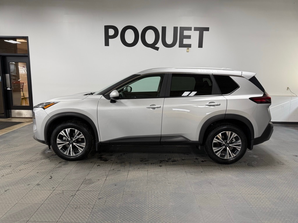2023 Nissan Rogue SV's photo