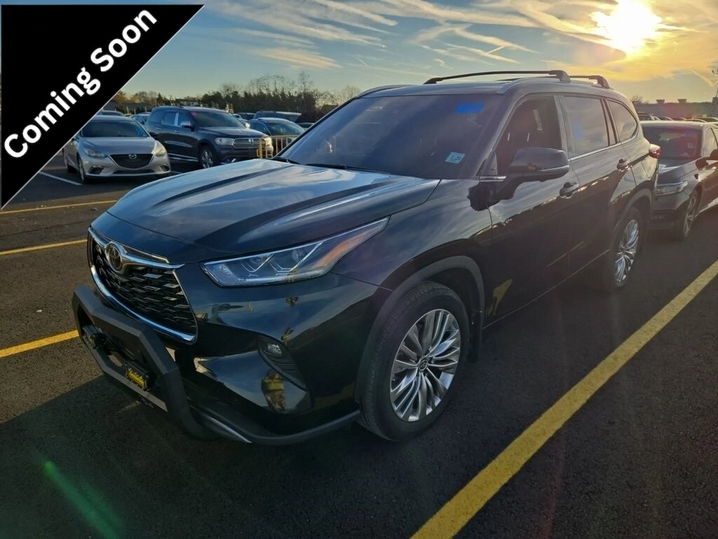 2024 Toyota Highlander Platinum's photo