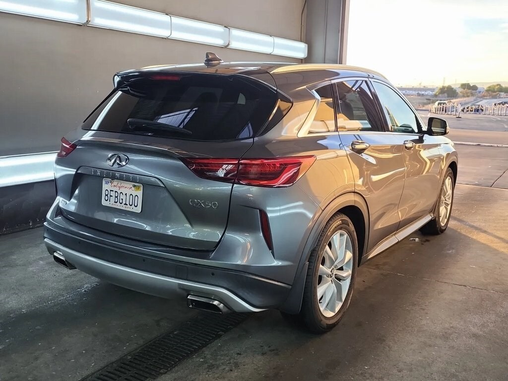 2019 Infiniti QX50 Essential photo 2