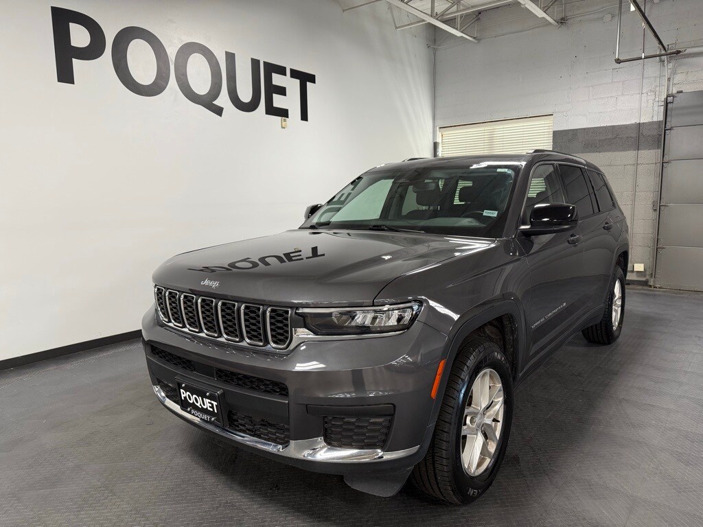 2022 Jeep Grand Cherokee Laredo photo 2
