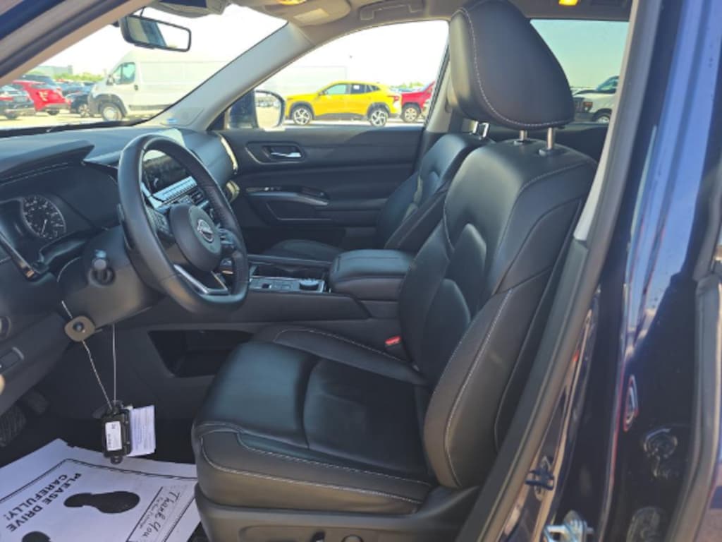 Used 2023 Nissan Pathfinder SL SUV