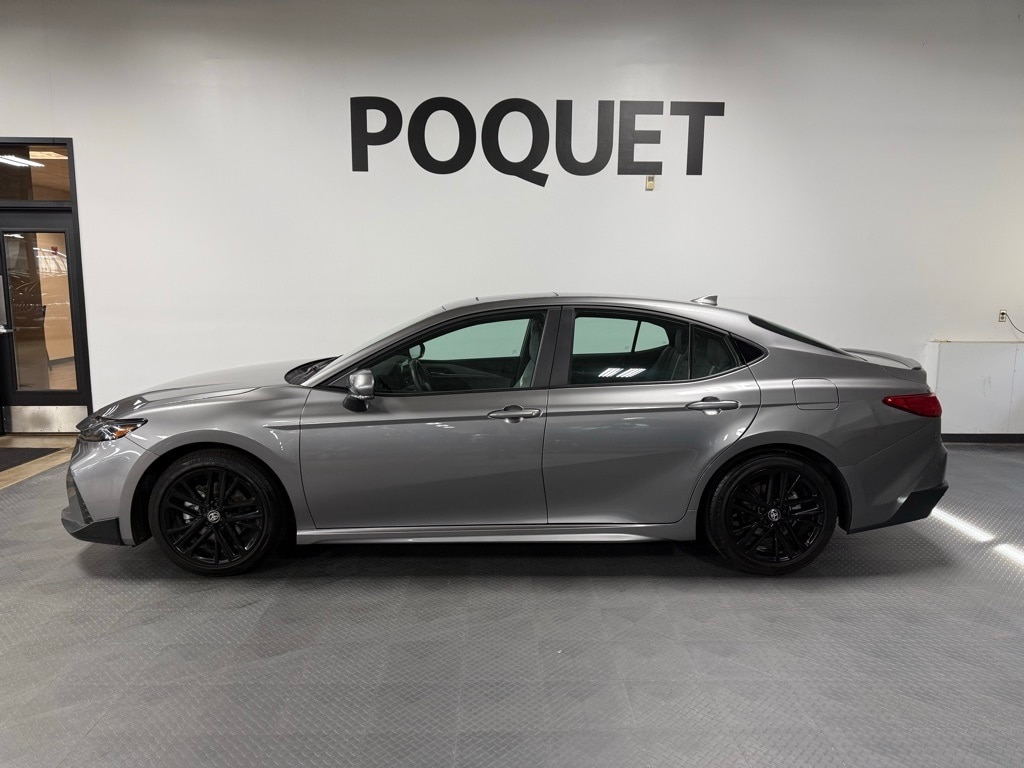 Used 2025 Toyota Camry Hybrid SE Sedan