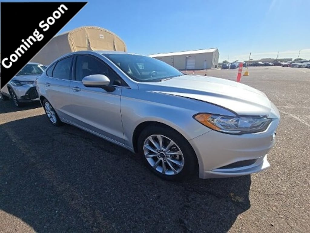 Used 2017 Ford Fusion SE Sedan
