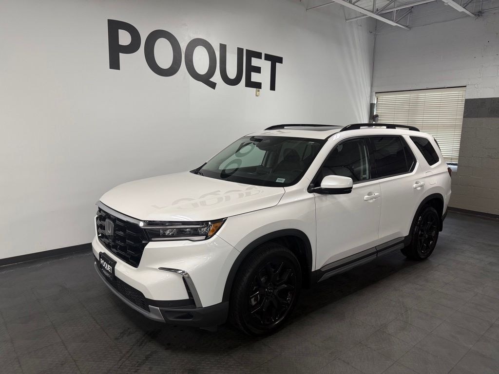 Used 2025 Honda Pilot Touring SUV