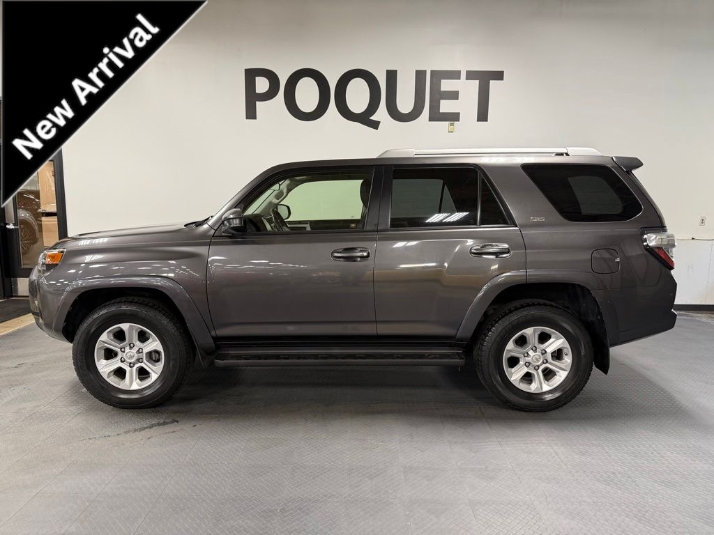 2017 Toyota 4Runner SR5 4x4 V6's photo