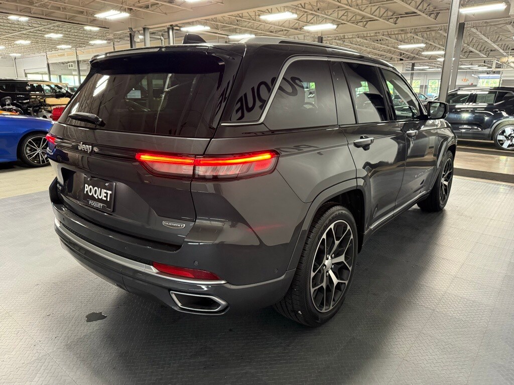 2022 Jeep Grand Cherokee Summit photo 3