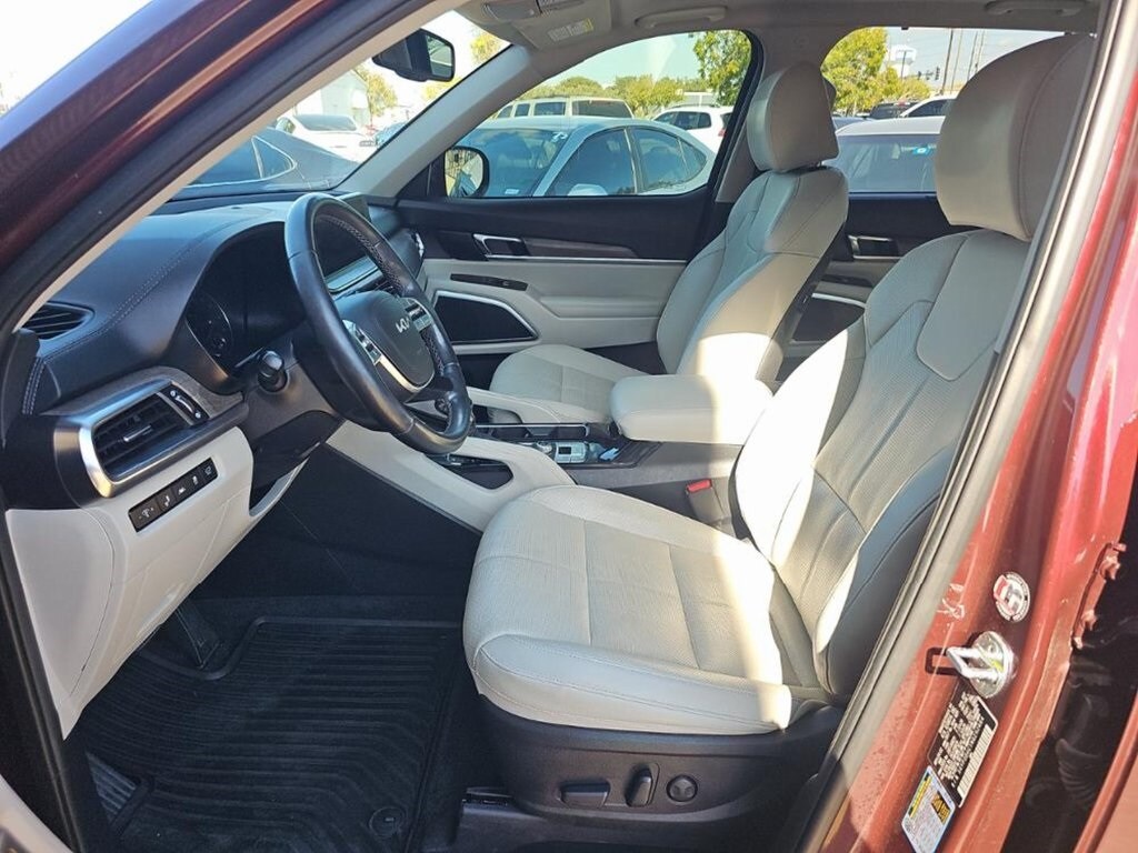 2022 Kia Telluride EX photo 2