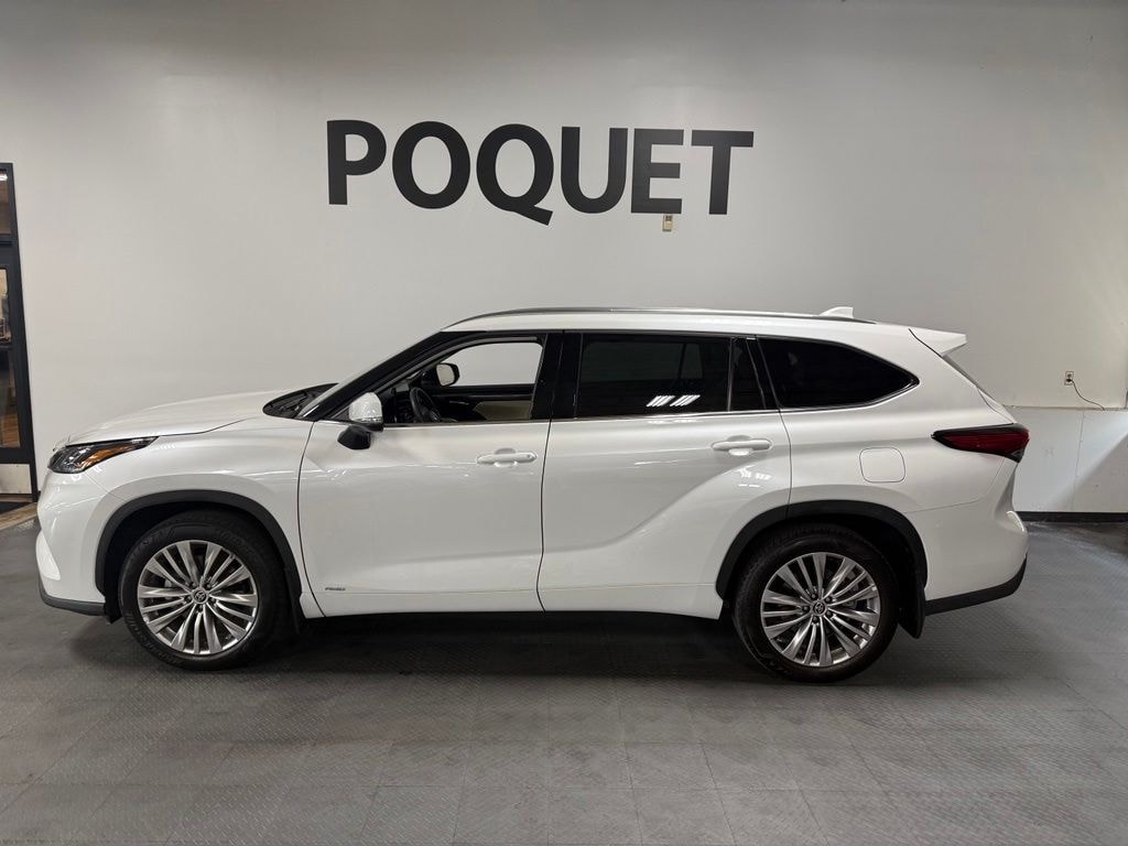 Used 2023 Toyota Highlander Hybrid Platinum SUV