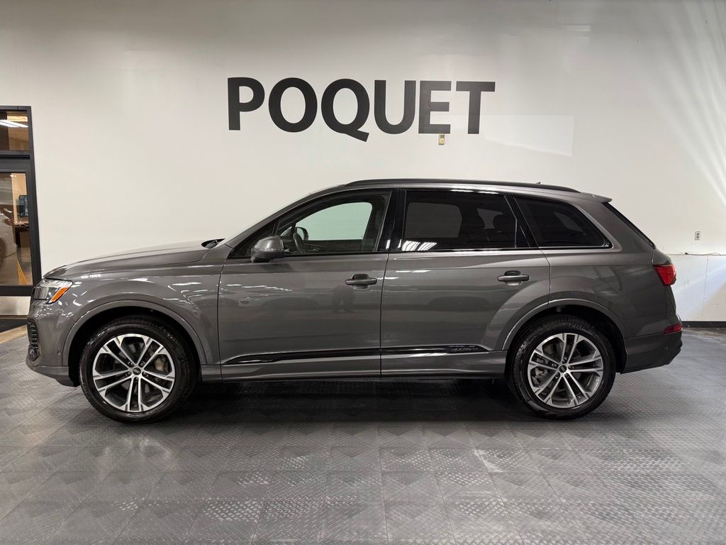 2025 Audi Q7 45 Premium Plus quattro Tiptronic's photo