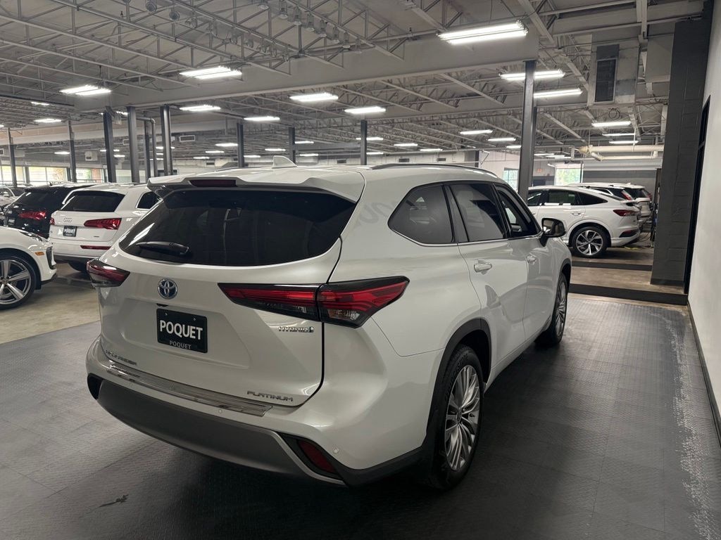 Used 2023 Toyota Highlander Hybrid Platinum SUV