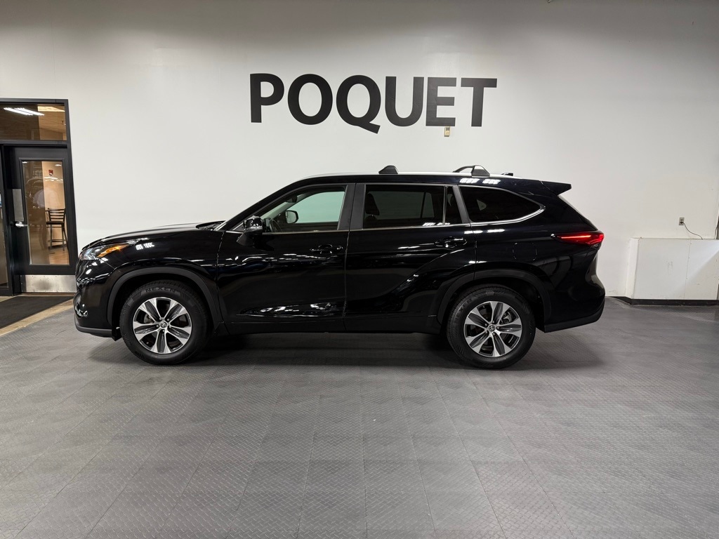 2023 Toyota Highlander XLE's photo