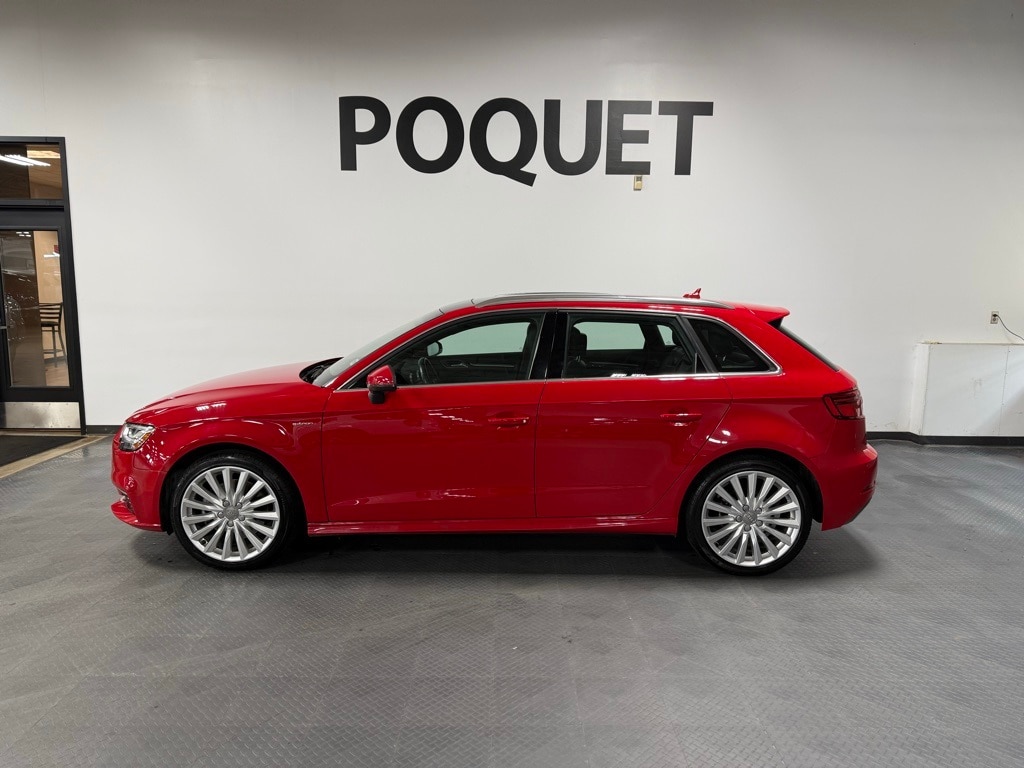 2017 Audi A3 Sportback e-tron Premium Plus's photo