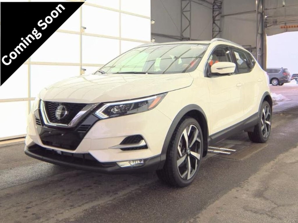 2022 Nissan Rogue Sport SL's photo