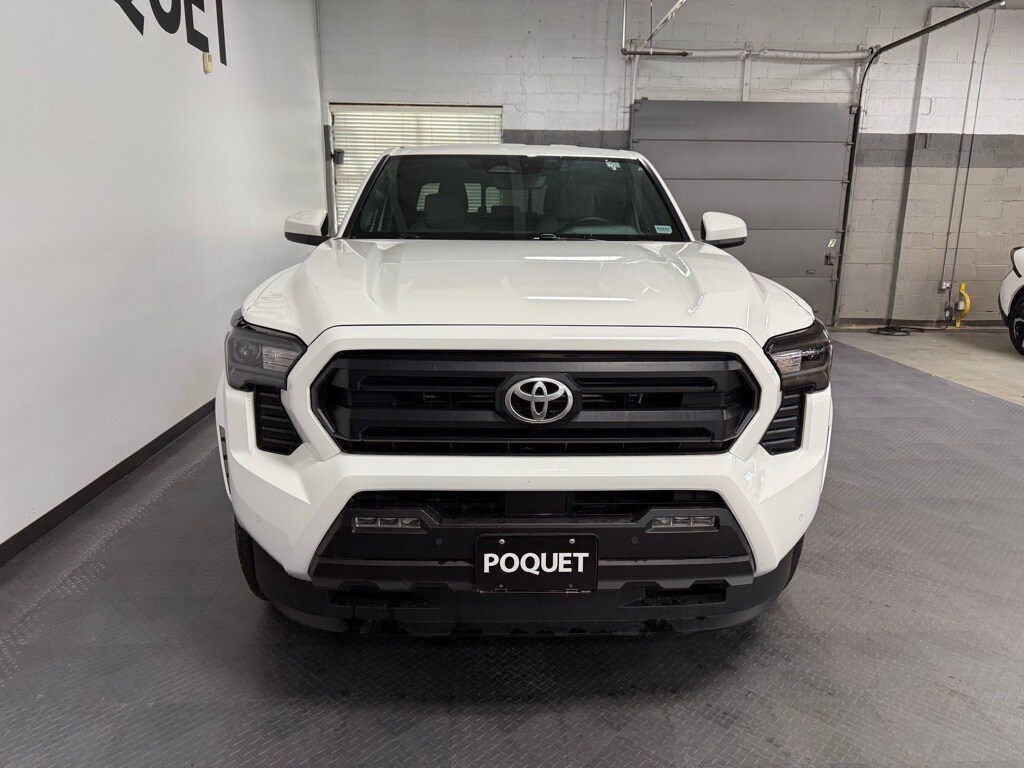 2024 Toyota Tacoma SR5 photo 3