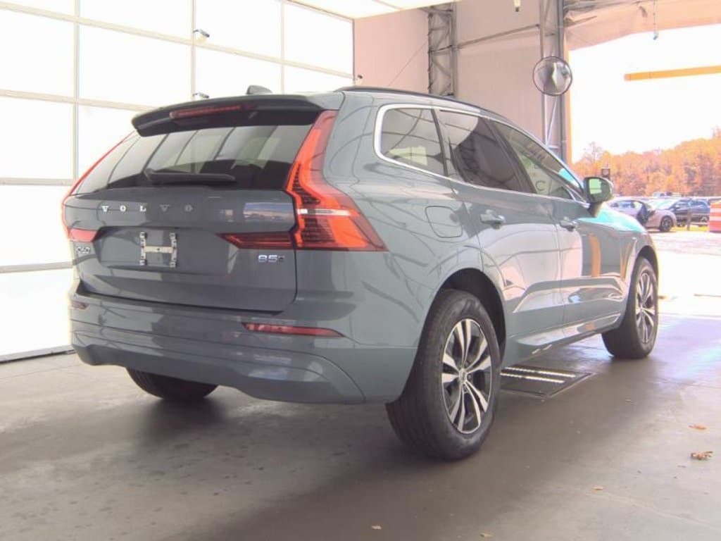Used 2023 Volvo XC60 B5 Core SUV