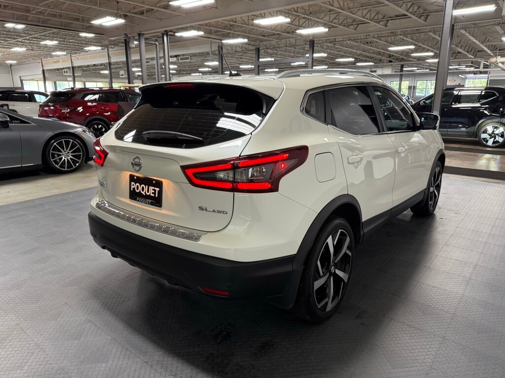 2022 Nissan Rogue Sport SL photo 3