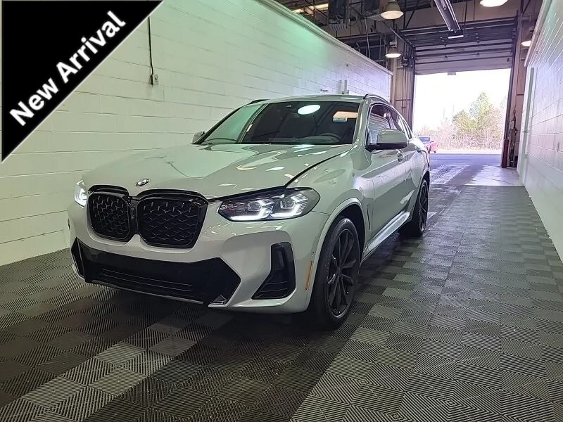2023 BMW X4 30i's photo