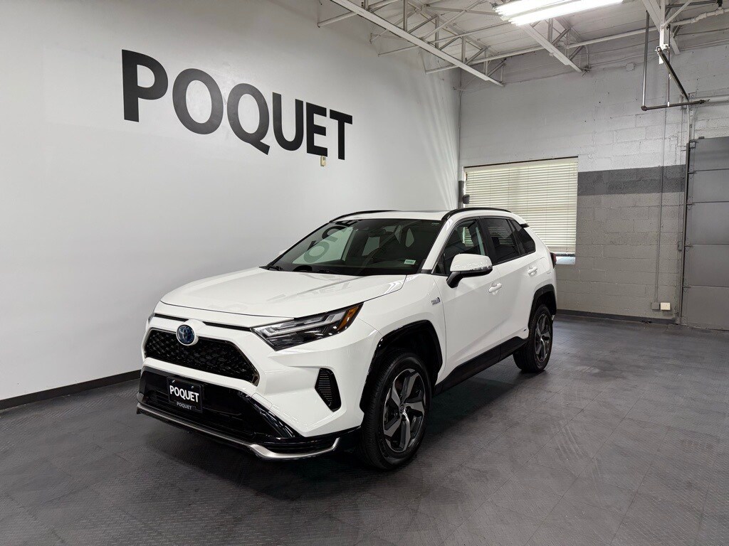 2024 Toyota RAV4 Prime SE photo 2