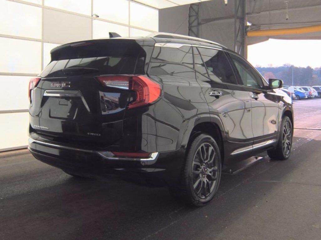 2023 Gmc Terrain Denali photo 2