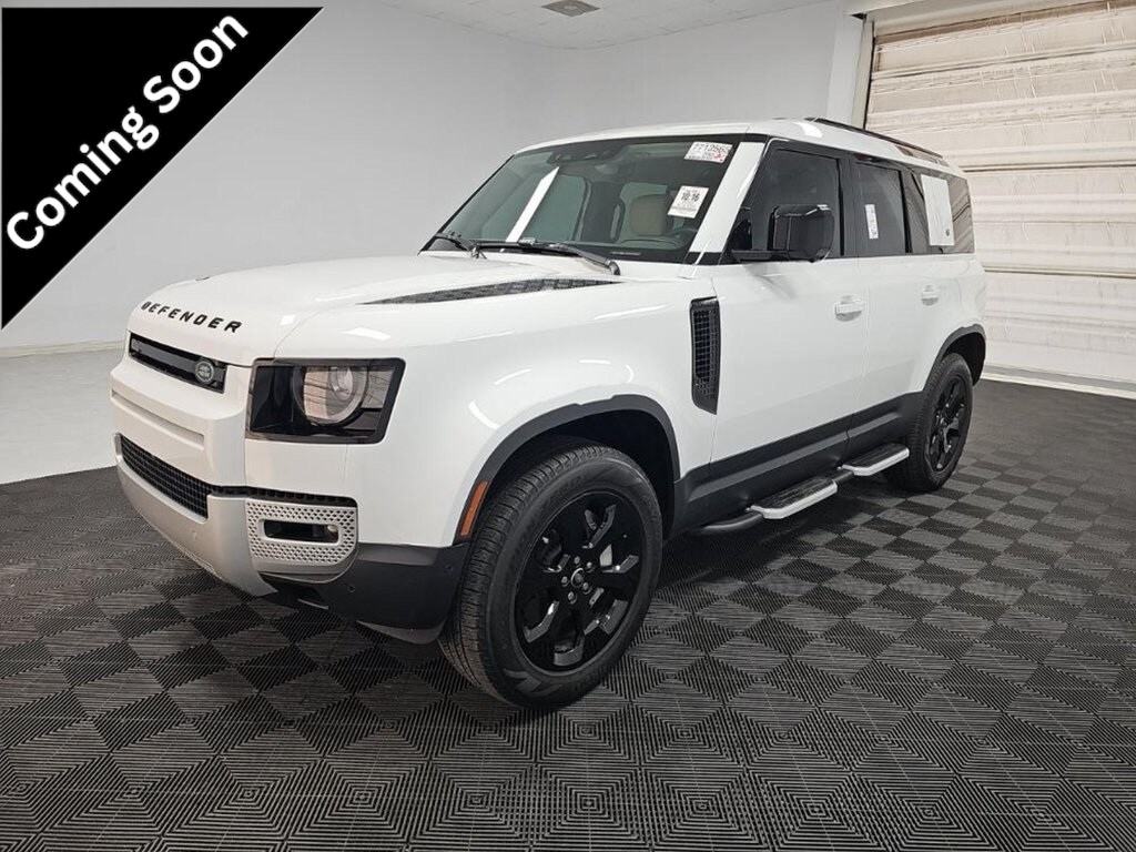 2023 Land Rover Defender SE's photo