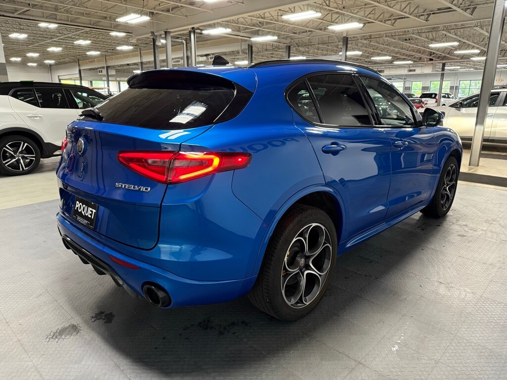 2021 Alfa Romeo Stelvio Ti Sport photo 4