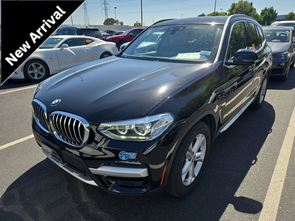 2021 BMW X3 xDrive30e's photo