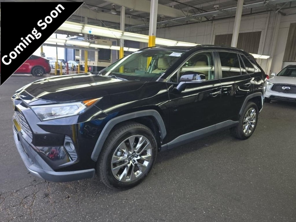 2019 Toyota RAV4 Limited's photo
