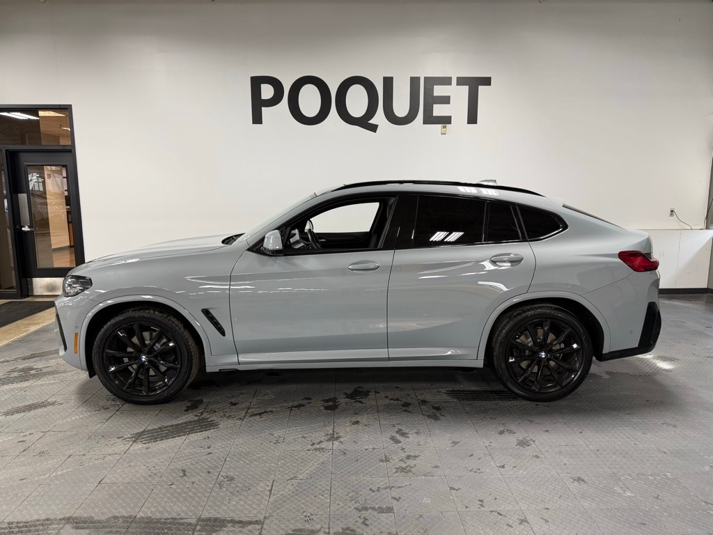 2023 BMW X4 30i's photo