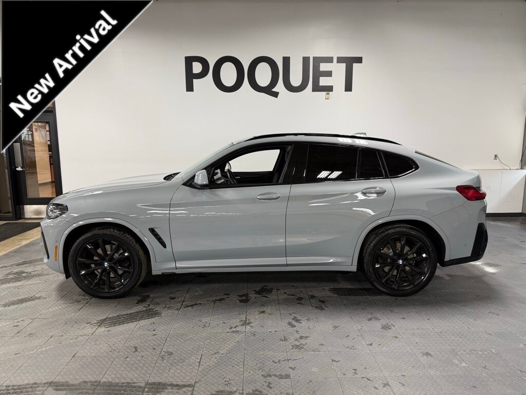 2023 BMW X4 30i's photo