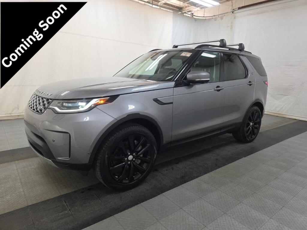 2023 Land Rover Discovery S's photo