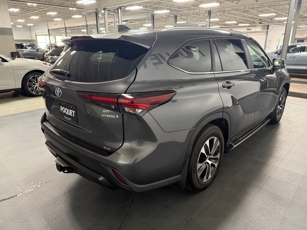 Used 2024 Toyota Highlander Hybrid XLE SUV
