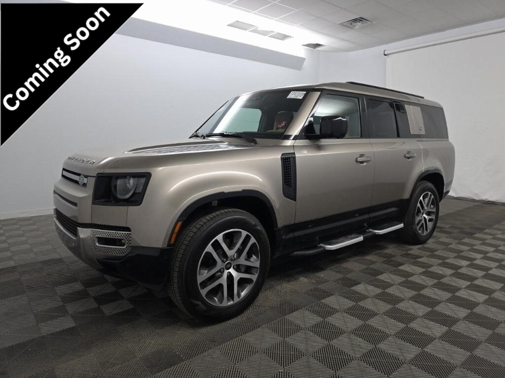 2023 Land Rover Defender SE's photo