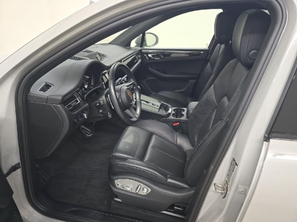 Used 2024 Porsche Macan Base SUV